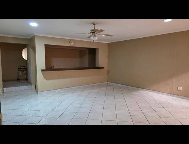 4 BEDROOM HOUSE FOR SALE IN STRUBENSVALLEI